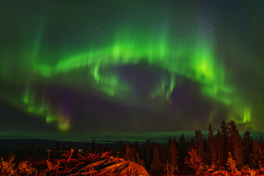 Magické oko Aurory Borealis (Niskanperä, Laponsko, Finsko)